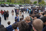 Rep. Liccardo Speaks with Students on House Steps